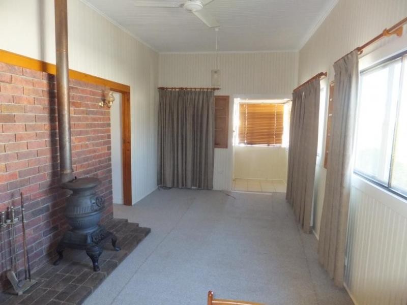 5 PIZZEY STREET, Childers QLD 4660