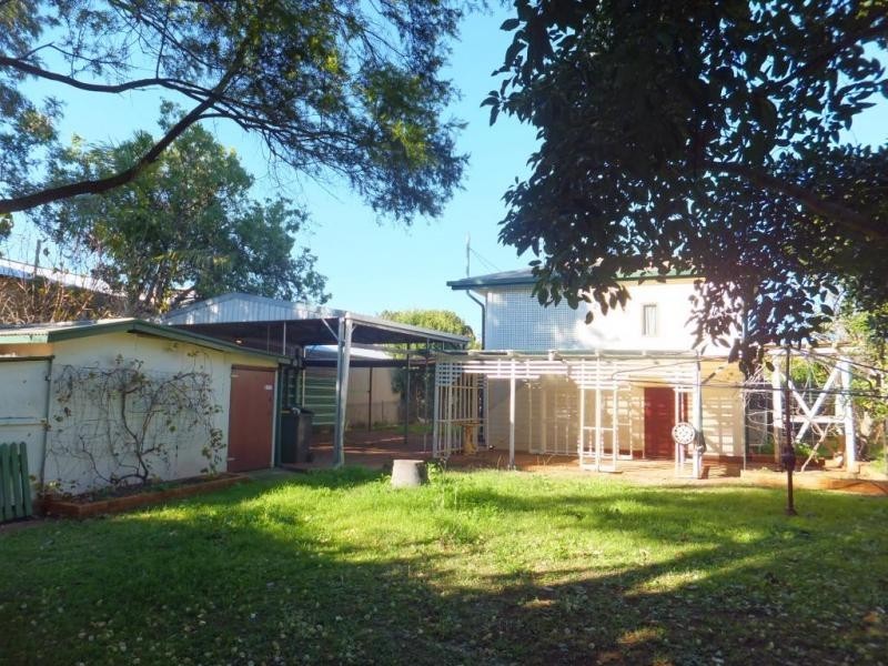 5 PIZZEY STREET, Childers QLD 4660