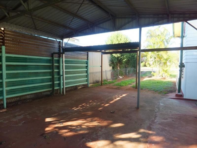 5 PIZZEY STREET, Childers QLD 4660