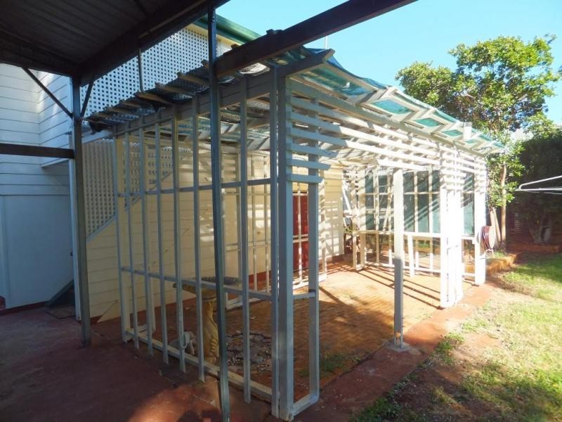 5 PIZZEY STREET, Childers QLD 4660