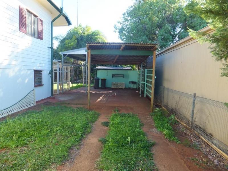 5 PIZZEY STREET, Childers QLD 4660