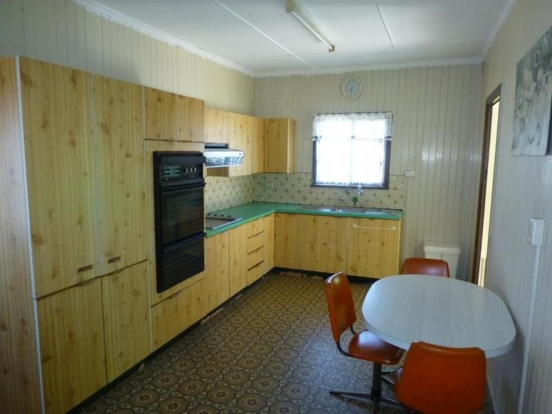 22 BROOKES STREET, Biggenden QLD 4621