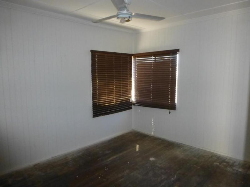 22 BROOKES STREET, Biggenden QLD 4621