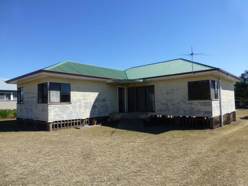 22 BROOKES STREET, Biggenden QLD 4621