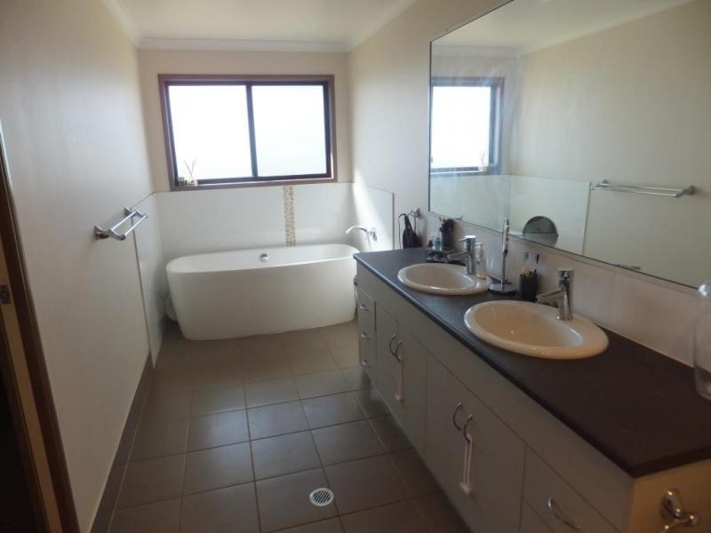 34 THOMPSON ROAD, Childers QLD 4660