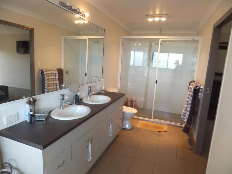 34 THOMPSON ROAD, Childers QLD 4660