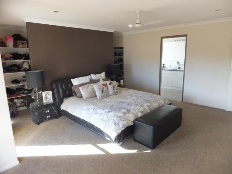 34 THOMPSON ROAD, Childers QLD 4660
