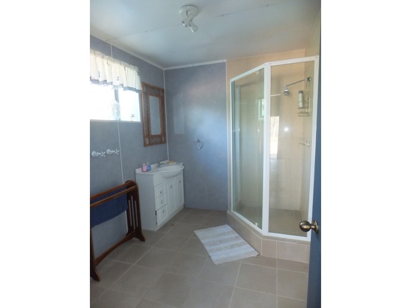 11 OAKVIEW DRIVE, Redridge QLD 4660