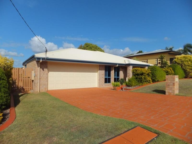 8 NELSON STREET, Childers QLD 4660