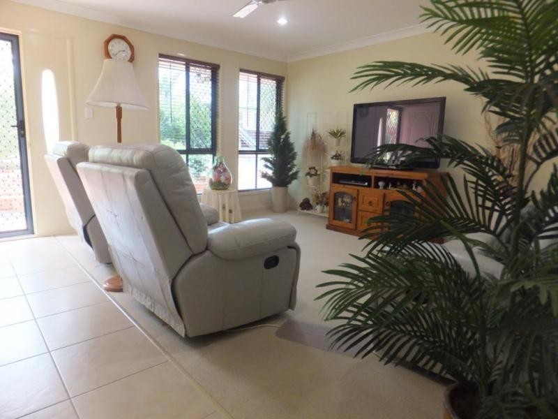 8 NELSON STREET, Childers QLD 4660