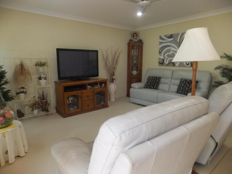 8 NELSON STREET, Childers QLD 4660