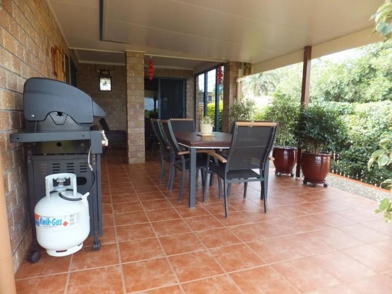 8 NELSON STREET, Childers QLD 4660