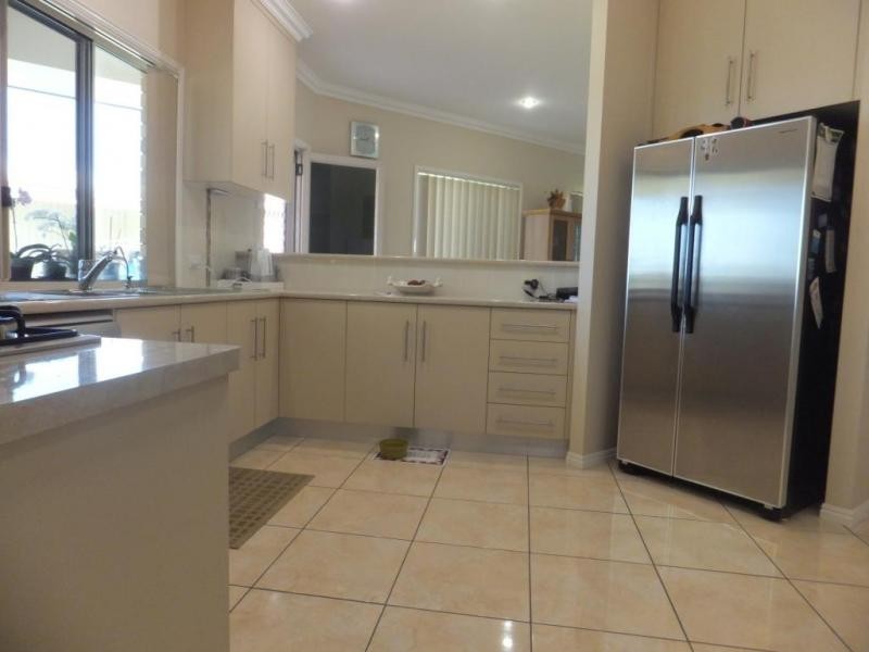 84 OAKVIEW DRIVE, Redridge QLD 4660