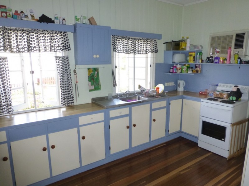 18 BROOKES STREET, Biggenden QLD 4621