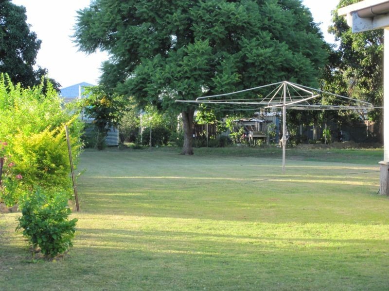 40 Walsh Street, Biggenden QLD 4621