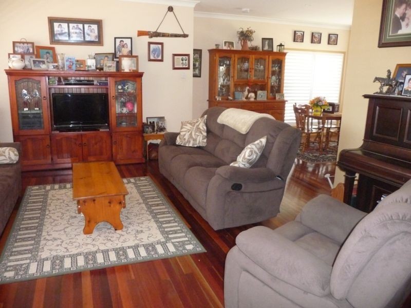 1 Mckenzie Street, Biggenden QLD 4621