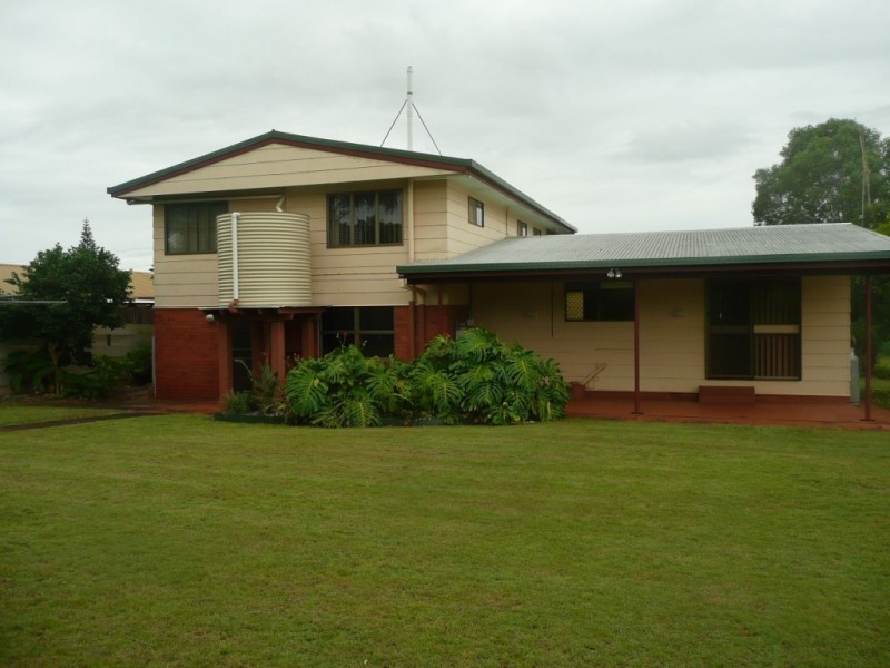 2 Hinkler Street, Childers QLD 4660