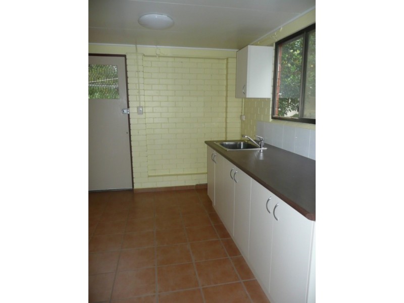 2 Hinkler Street, Childers QLD 4660