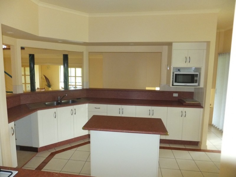 2 GREEN VALLEY COURT, North Isis QLD 4660