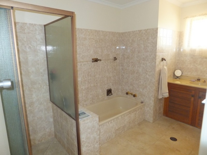 6 KEELEY STREET, Childers QLD 4660