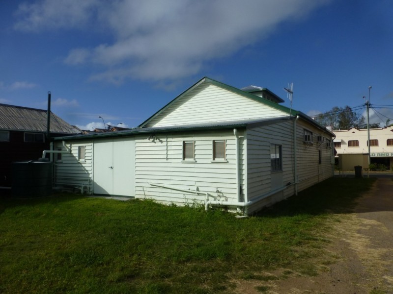 21 EDWARD STREET, Biggenden QLD 4621
