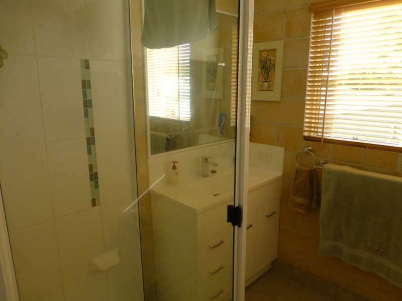 25 EDWARD STREET, Biggenden QLD 4621