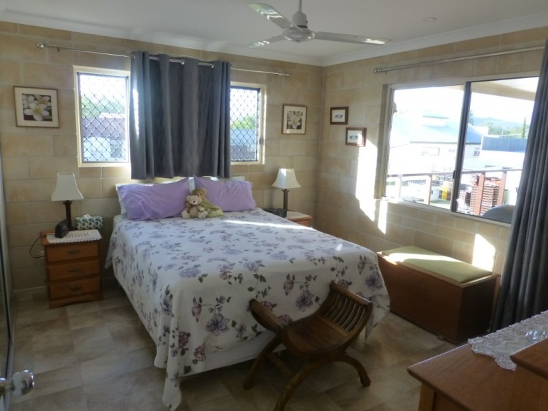 25 EDWARD STREET, Biggenden QLD 4621