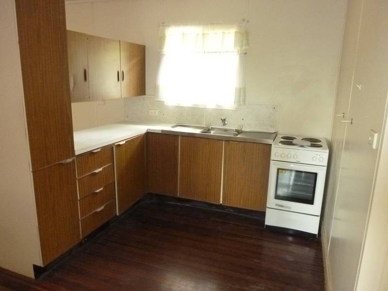 14 ELIZABETH STREET, Childers QLD 4660