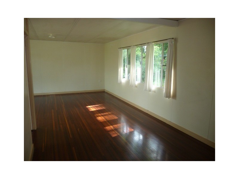 14 ELIZABETH STREET, Childers QLD 4660