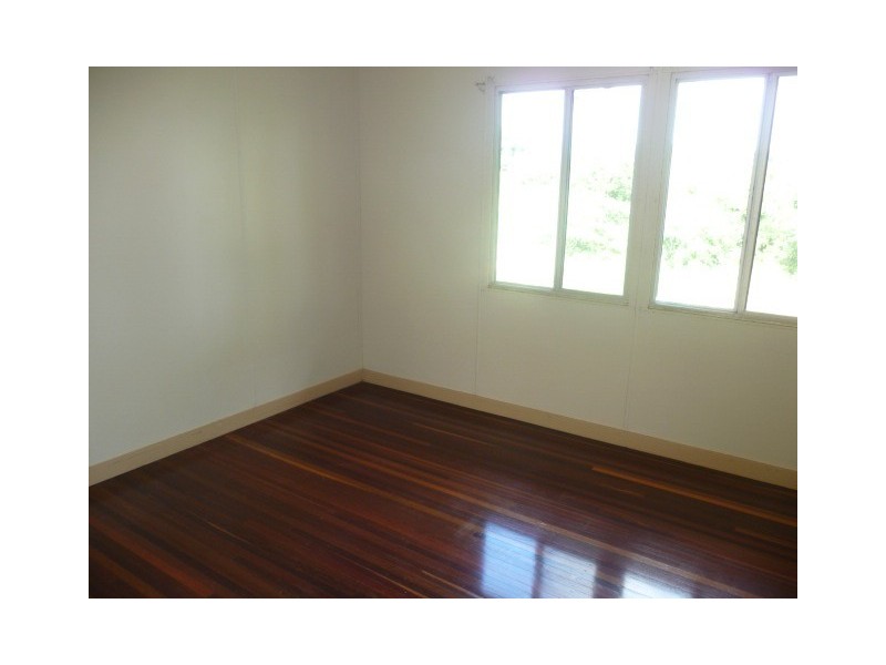 14 ELIZABETH STREET, Childers QLD 4660