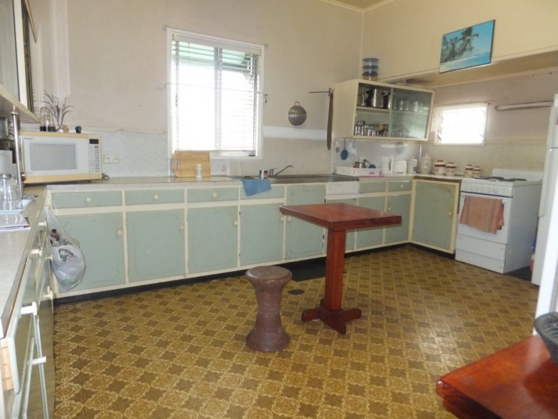 16 NORTH STREET, Childers QLD 4660