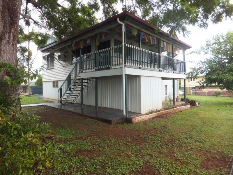 16 NORTH STREET, Childers QLD 4660