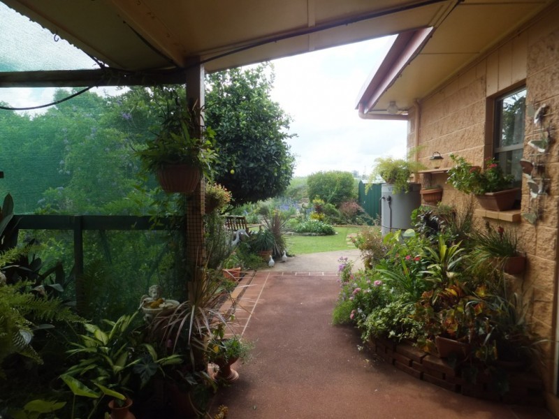 11 CHURCHILL STREET, Childers QLD 4660