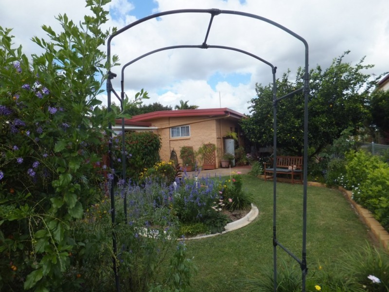 11 CHURCHILL STREET, Childers QLD 4660