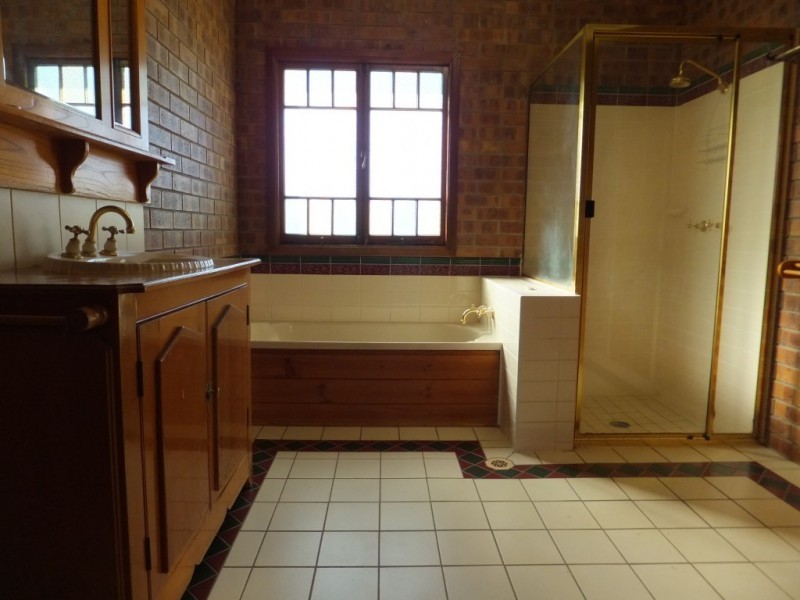 95 NEIGHBOURS ROAD, Redridge QLD 4660