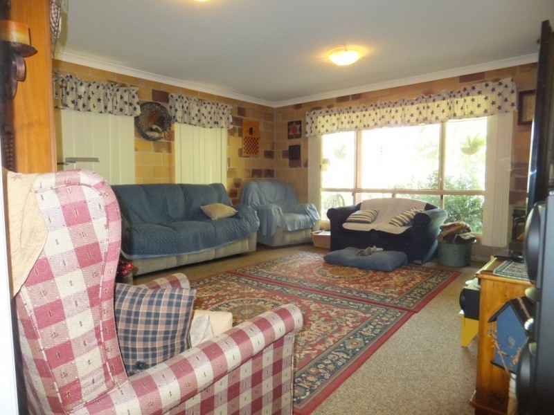 8 WHITES ROAD, Horton QLD 4660