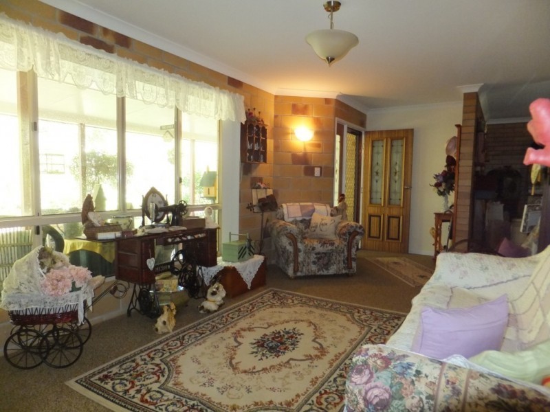 8 WHITES ROAD, Horton QLD 4660