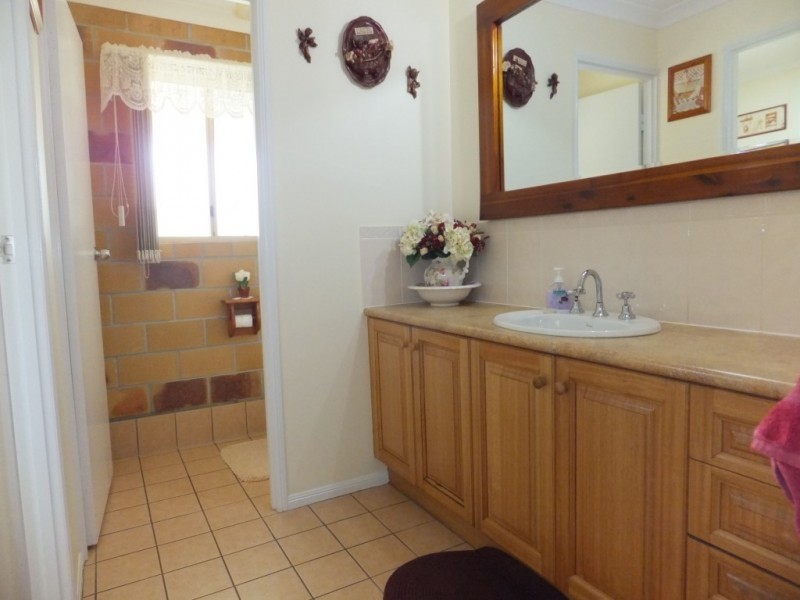 8 WHITES ROAD, Horton QLD 4660