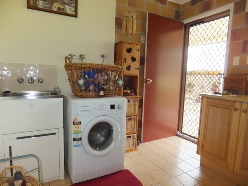 8 WHITES ROAD, Horton QLD 4660