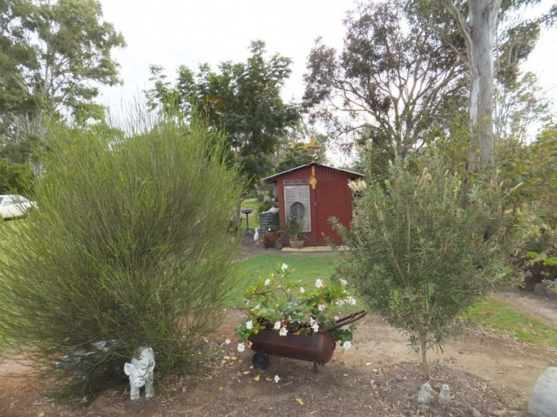 8 WHITES ROAD, Horton QLD 4660