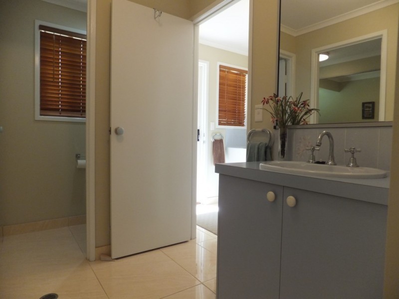 48 GREVILLEA DRIVE, Redridge QLD 4660