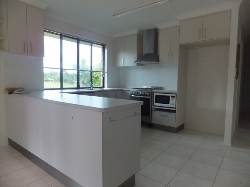 30 PIONEER AVENUE, Childers QLD 4660