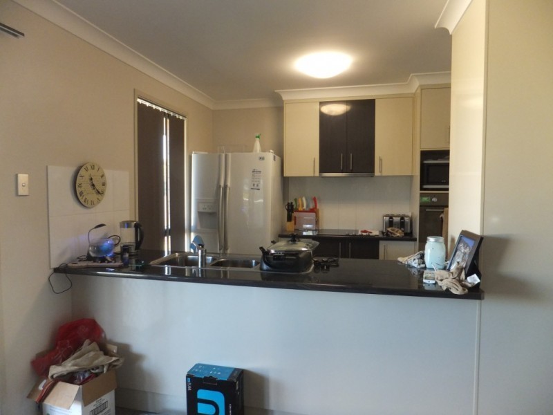 27 PIONEER AVENUE, Childers QLD 4660