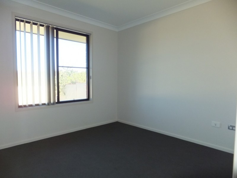 27 PIONEER AVENUE, Childers QLD 4660