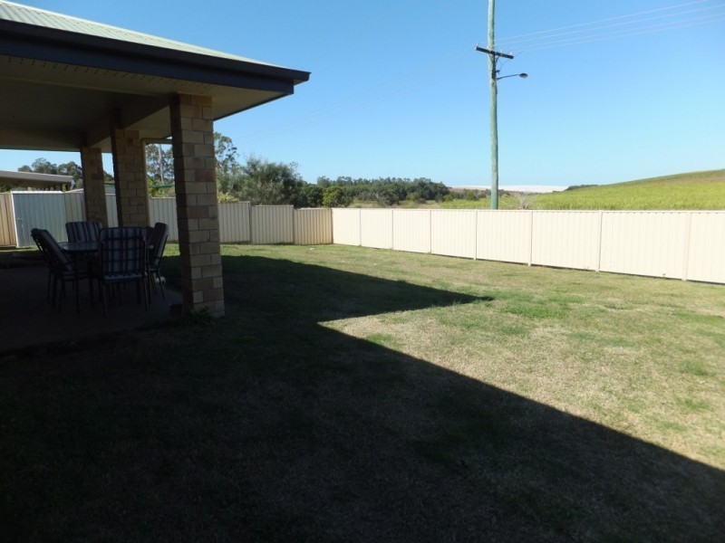 27 PIONEER AVENUE, Childers QLD 4660