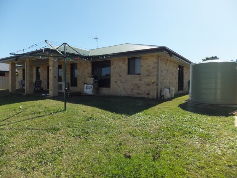 27 PIONEER AVENUE, Childers QLD 4660