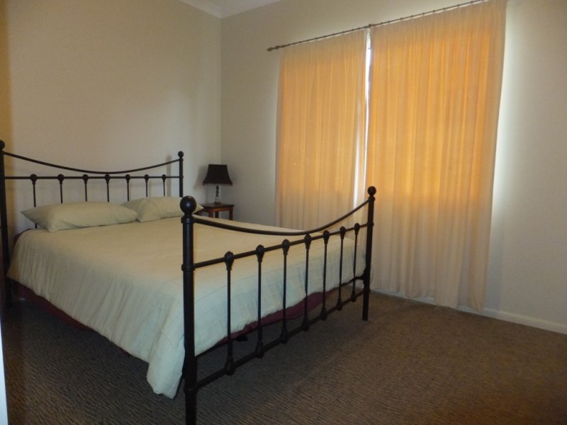 28 POWERS STREET, Buxton QLD 4660