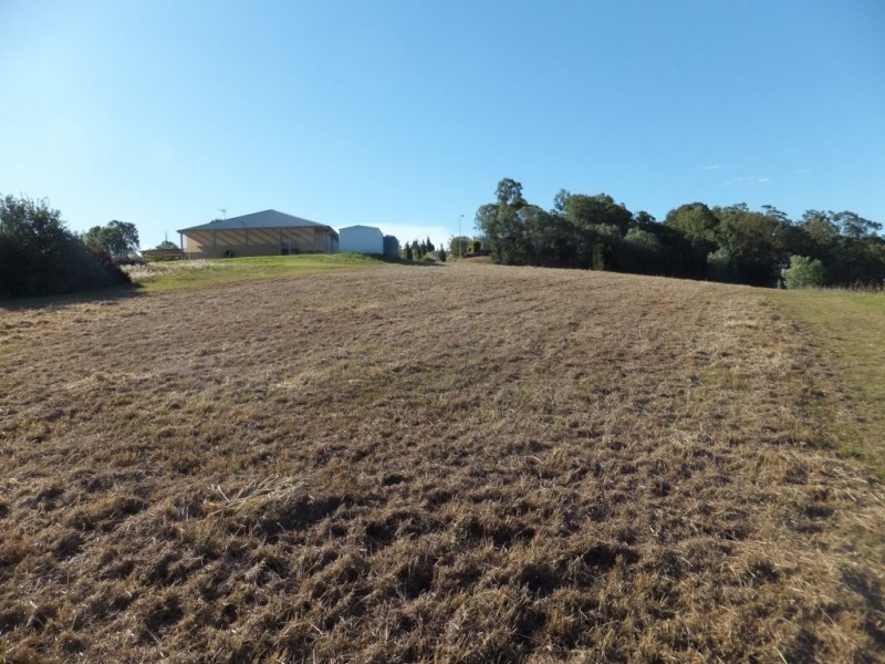 7 BODALLA STREET, Apple Tree Creek QLD 4660