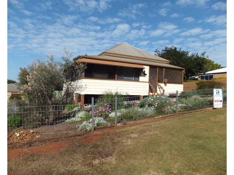 6 NELSON STREET, Childers QLD 4660