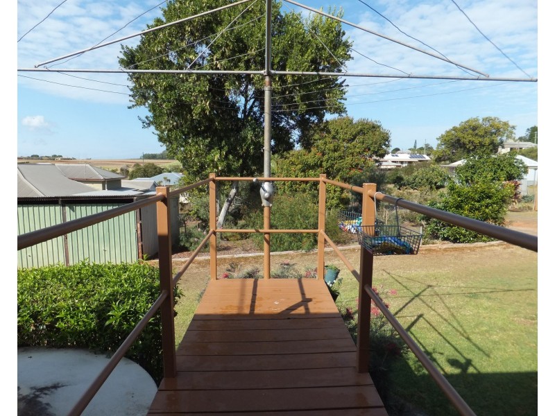 6 NELSON STREET, Childers QLD 4660